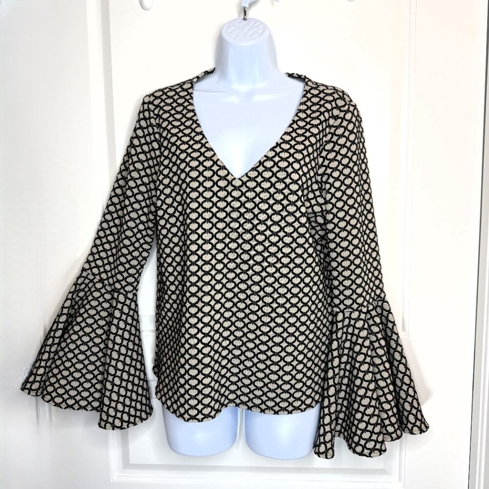 Karen Kane Jacquard Knit Bell Sleeve Top Blouse Size M